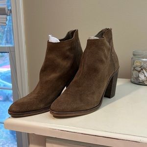 Dolce Vita brown suede booties sz 10